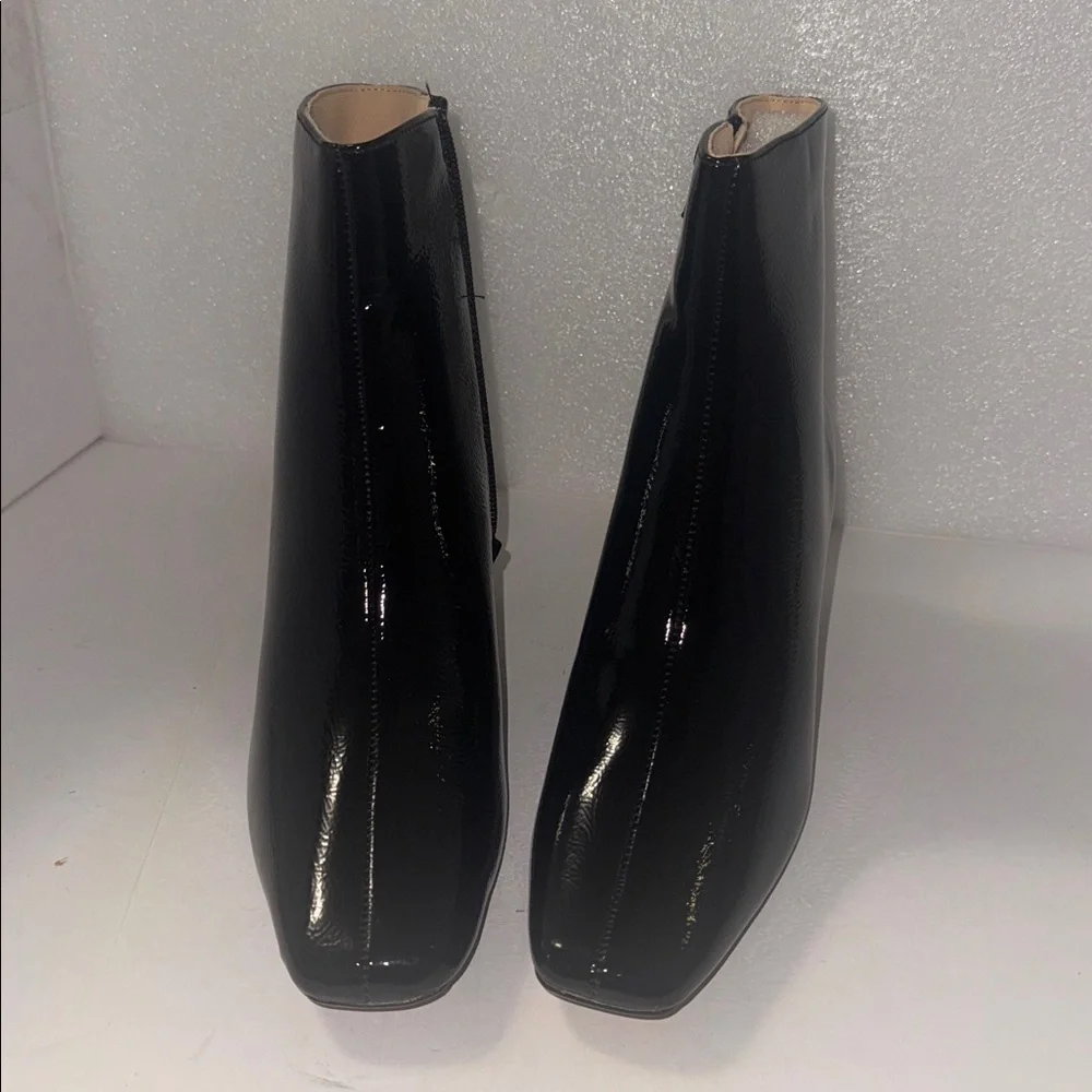 Journee Collection Glossy Black Ankle Booties size 8